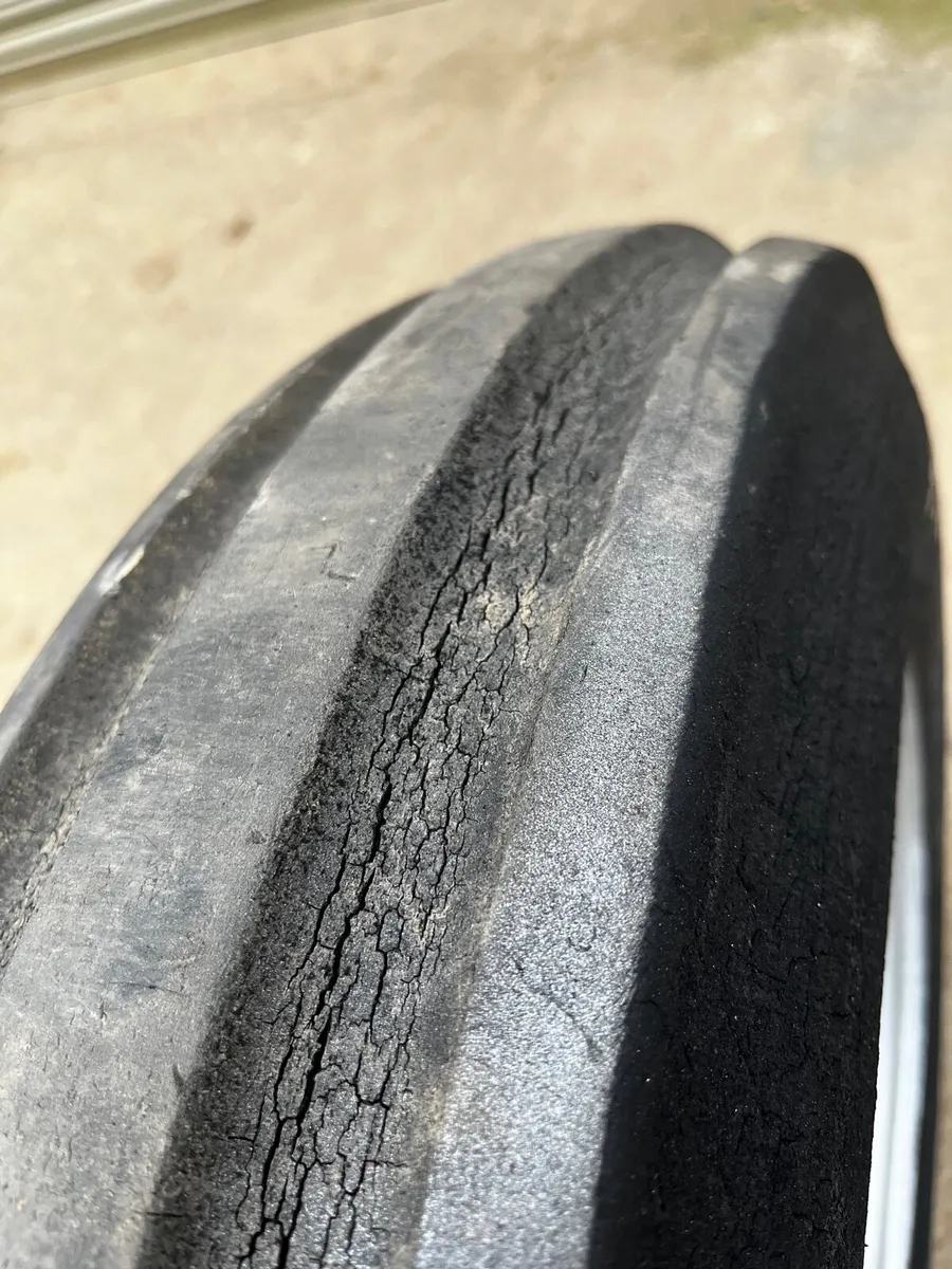 6.00 16 rims and tyres - Image 3