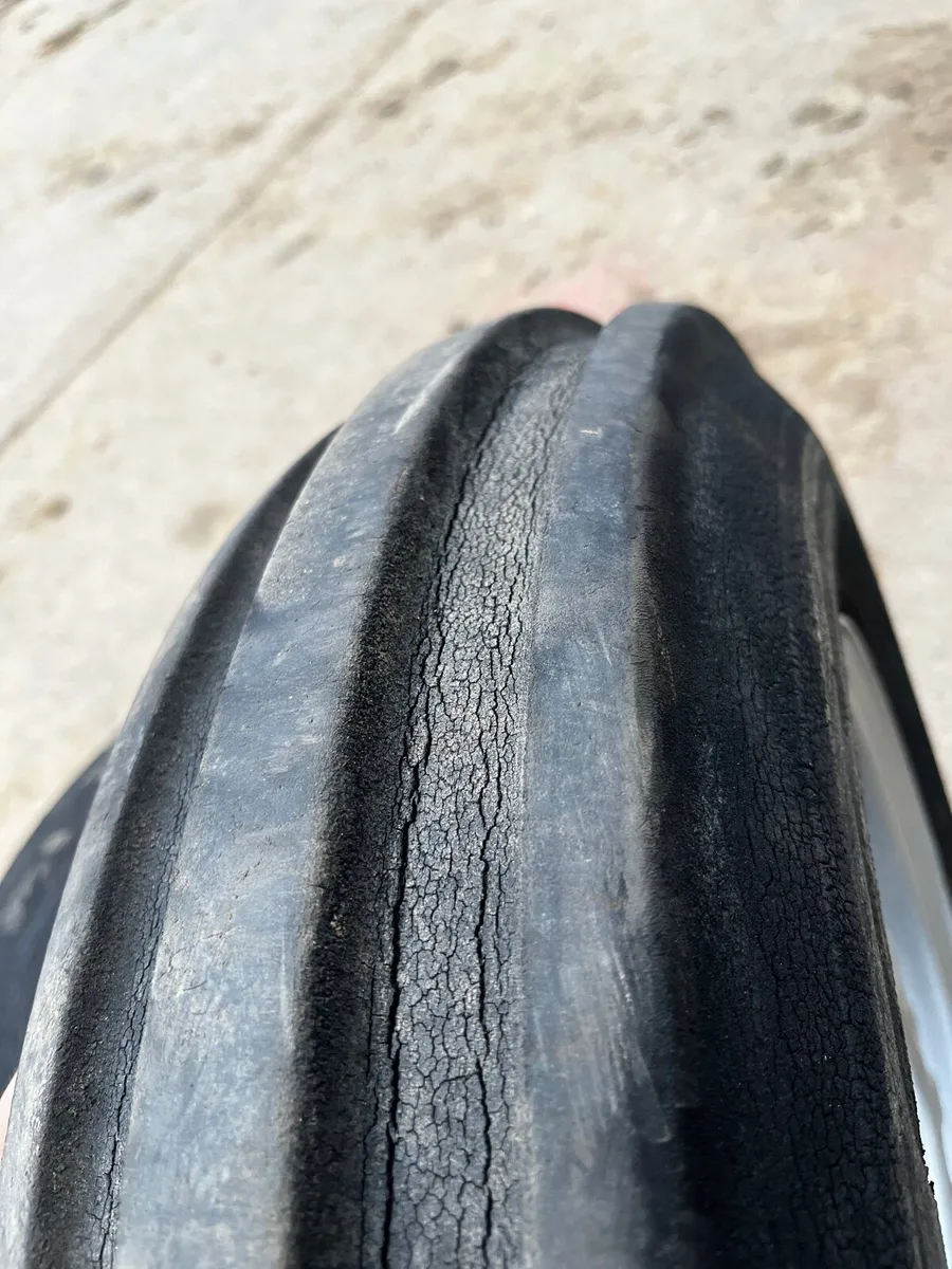 6.00 16 rims and tyres - Image 4