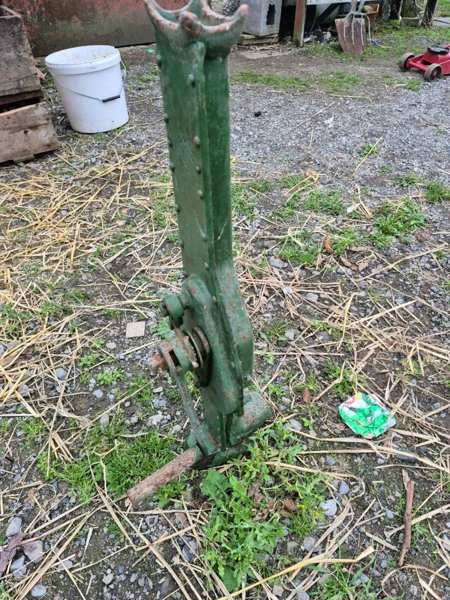 Old lifting jack - Image 2