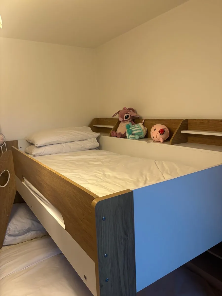 Bunk beds - Image 1