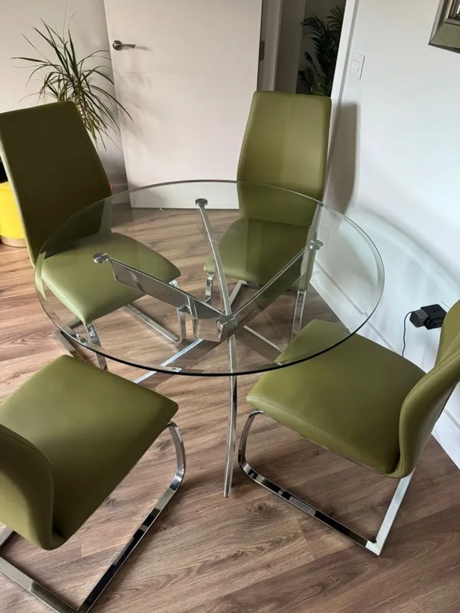 Dinning - Image 1