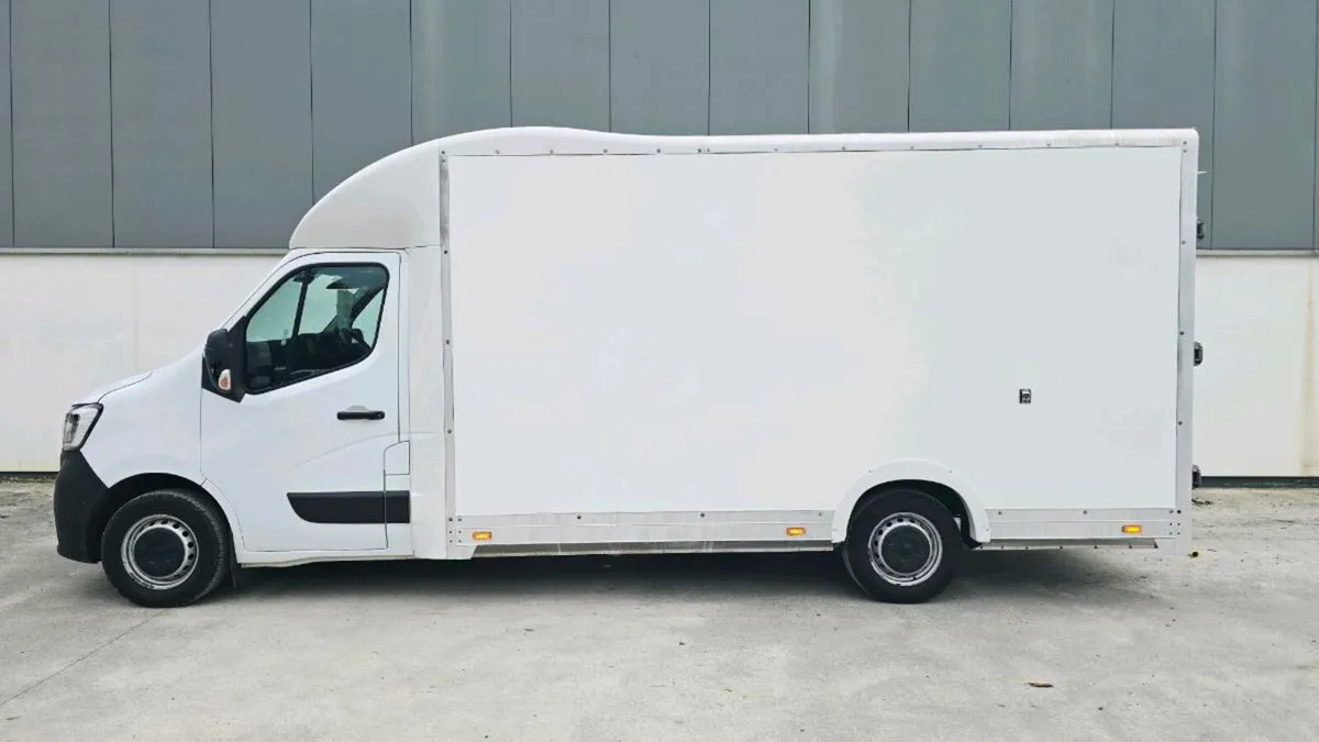 Renault Master 2023 LOWLOADER LUTON - Image 4
