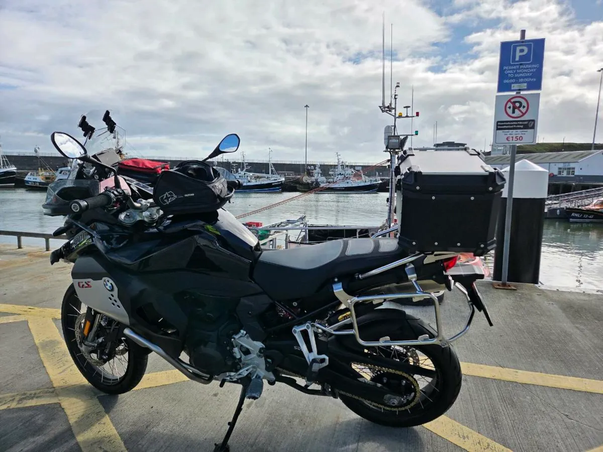 251 BMW F900GS Adventure - Image 3