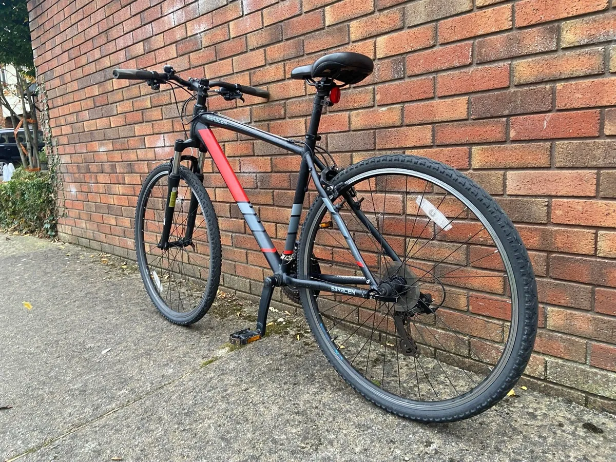 28 Inch Saracen Hybrid bicycle - Image 3