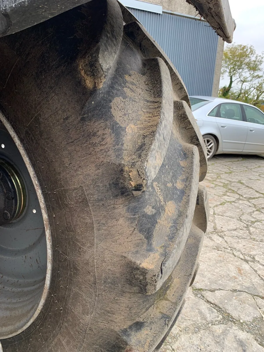 650/65r42 tyres - Image 3