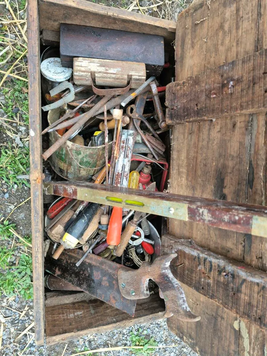 Old tool box - Image 2