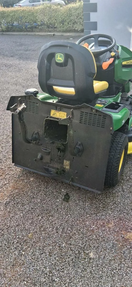 John Deere X350R ride on lawnmower - Image 3