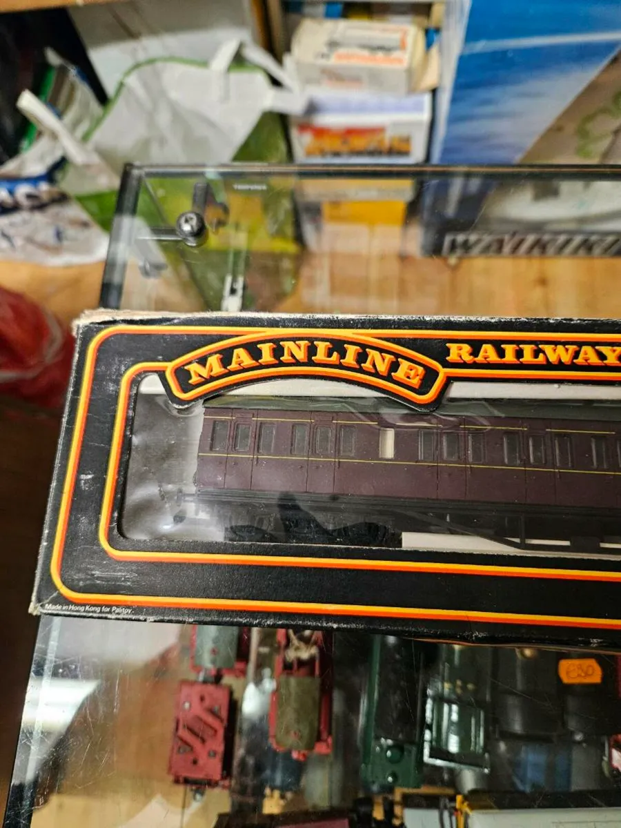 Hornby Mainline OO Gauge Carraige - Image 3