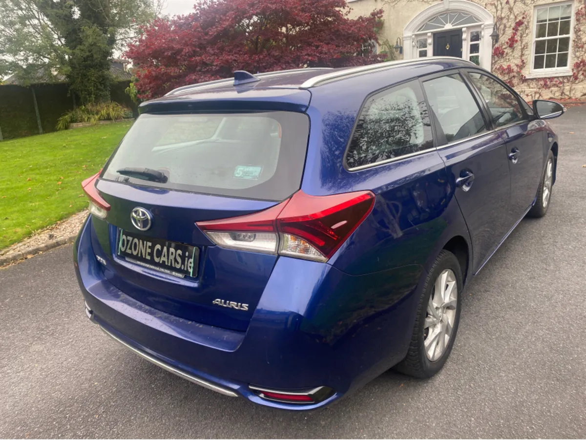 Toyota Auris BUSINESS EDITION D- D-4D TOURING SPOR - Image 3