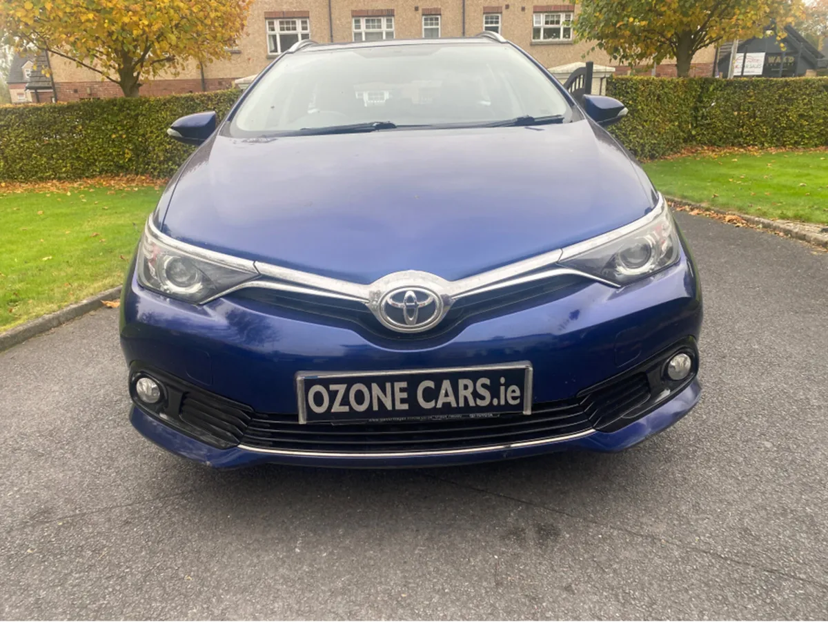 Toyota Auris BUSINESS EDITION D- D-4D TOURING SPOR - Image 4
