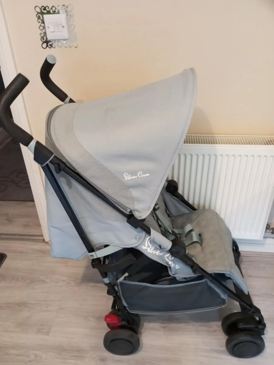 Silver cross pop stroller. Also has rain cover. - Image 4