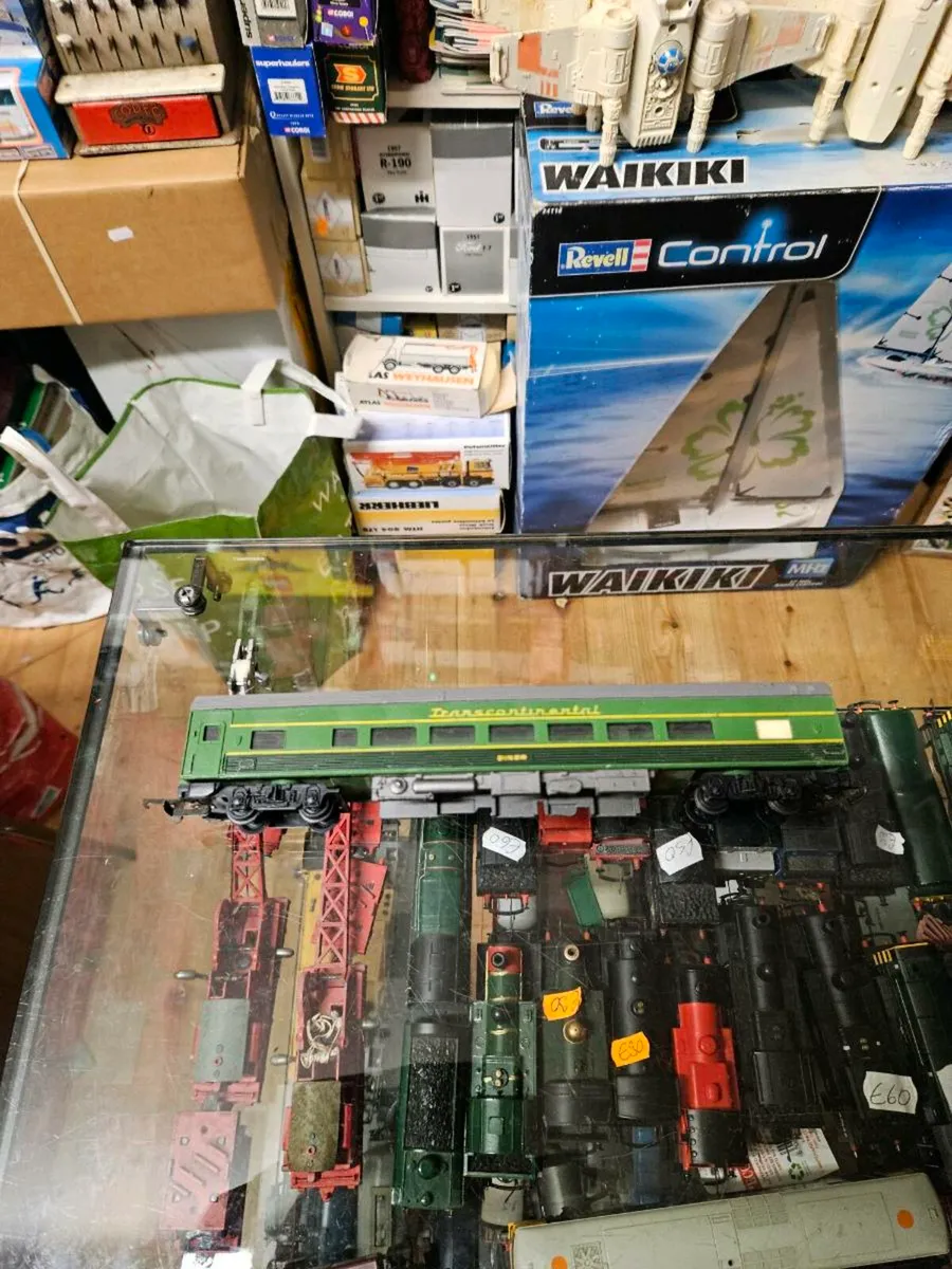 Hornby Triang OO Gauge Carraige - Image 1
