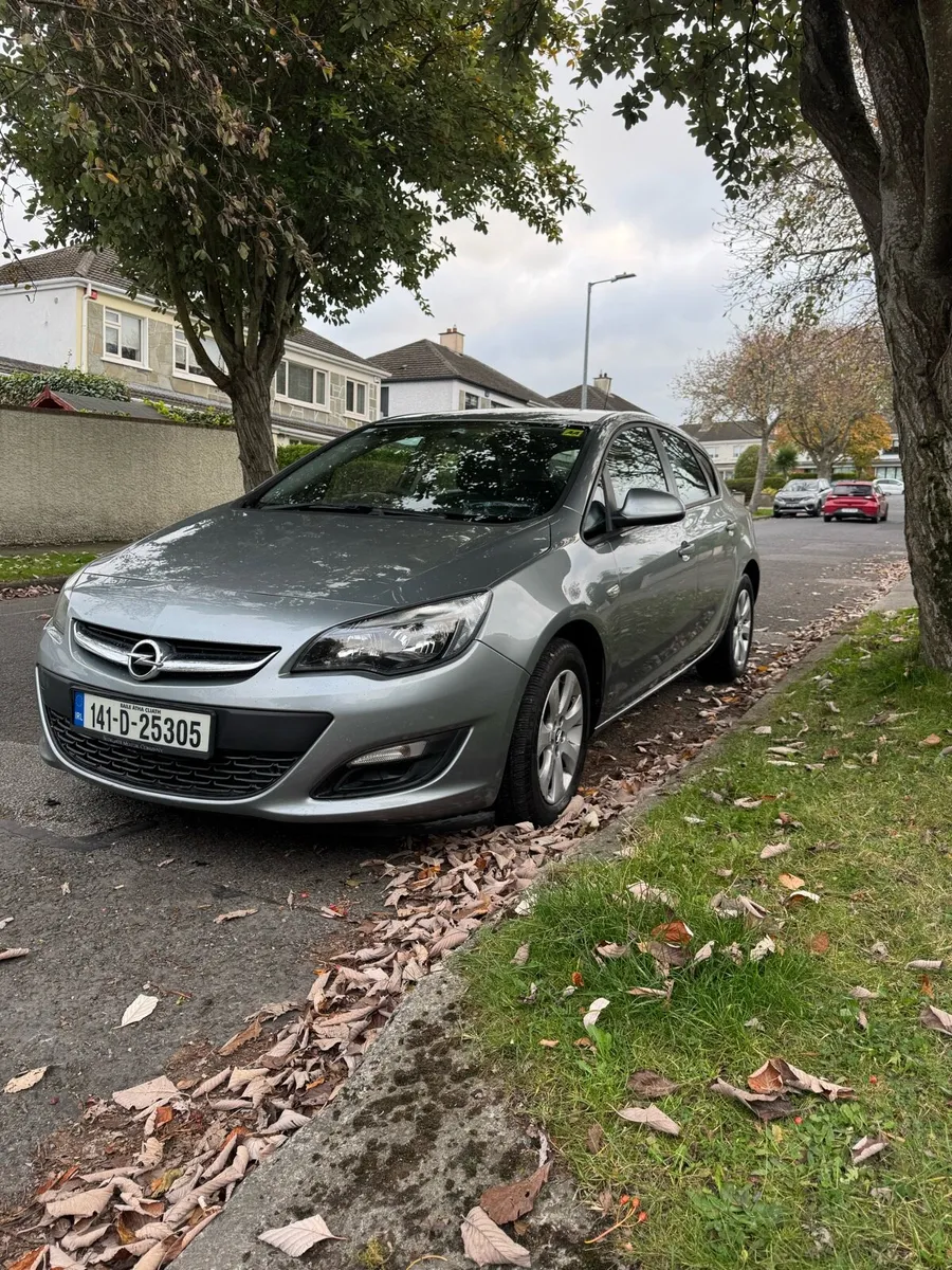 Opel Astra 2014 - Image 1