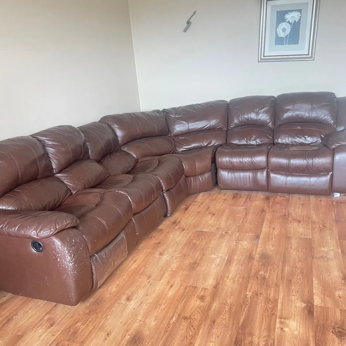 Corner couch - Image 1