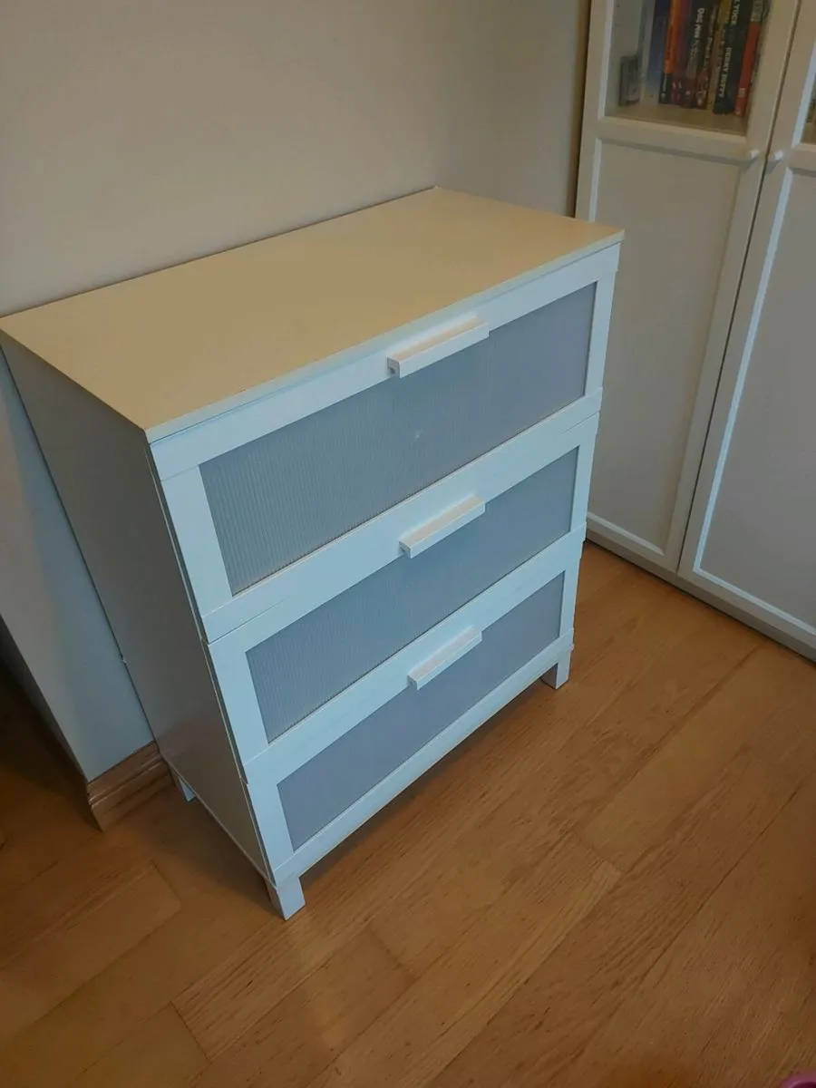 FREE Chest of Drawers - Image 1