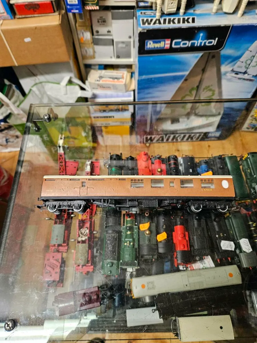 Hornby Triang OO Gauge Carraige - Image 1