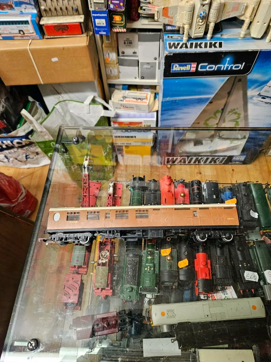 Hornby Triang OO Gauge Carraige - Image 2
