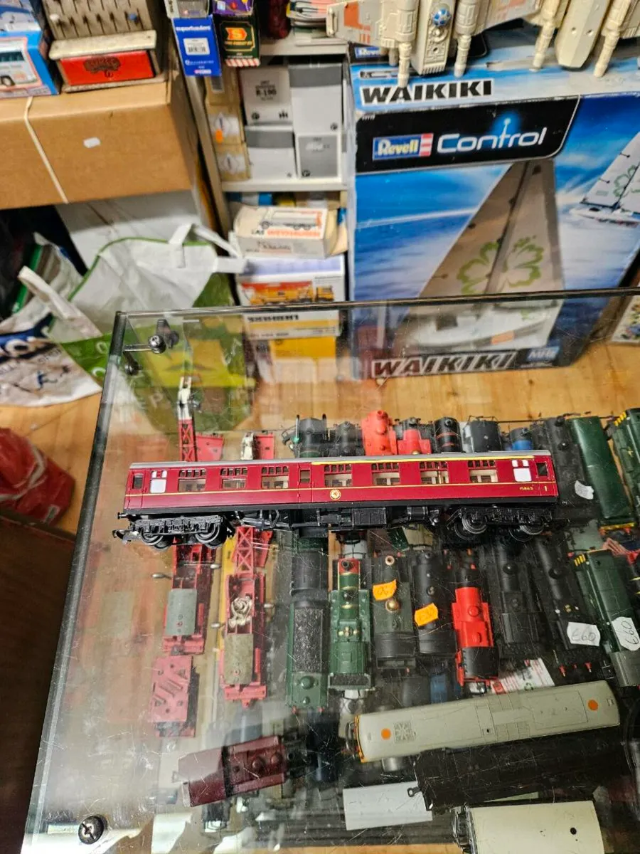 Hornby Triang OO Gauge Carraige - Image 1