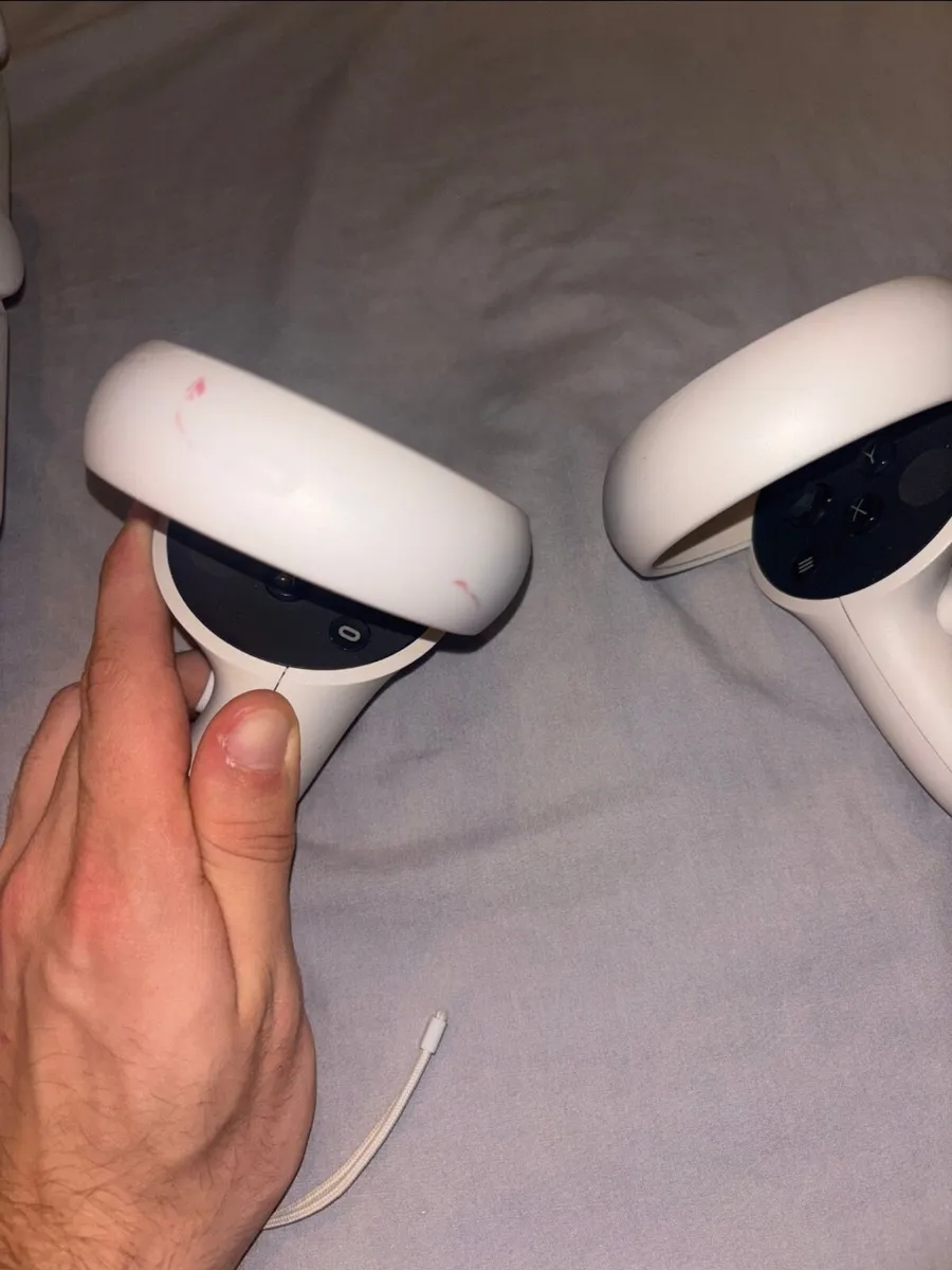 Oculus Quest 2 VR Headset - Image 4