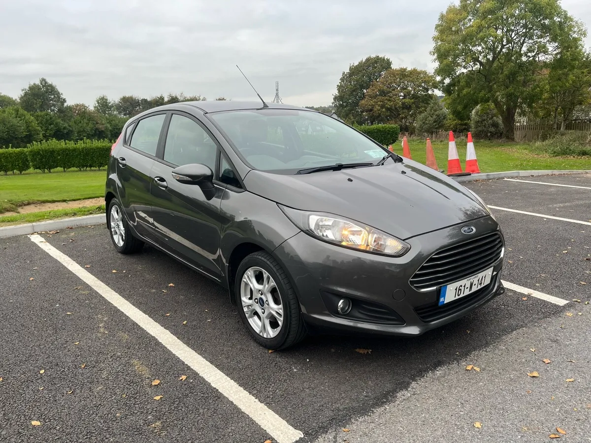 2016 Ford fiesta zetec * low mileage * - Image 1