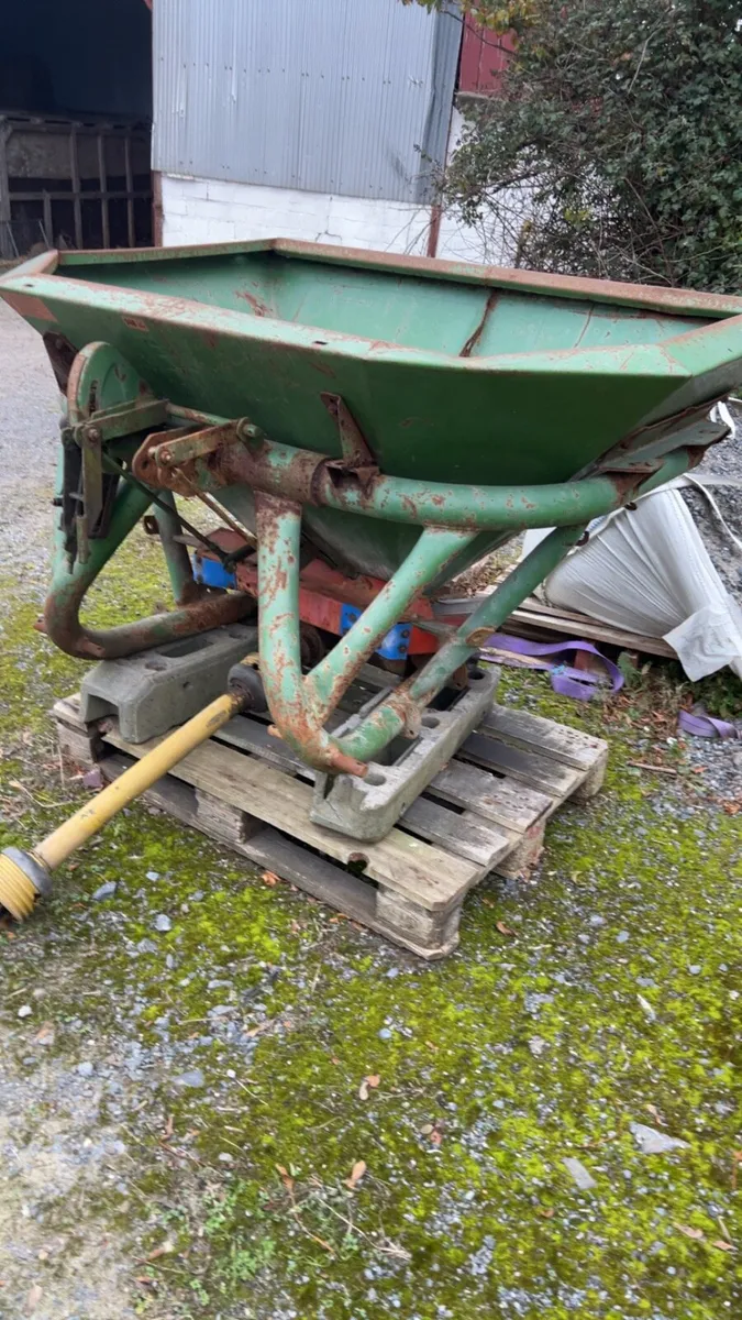 Amazone spreader. - Image 2