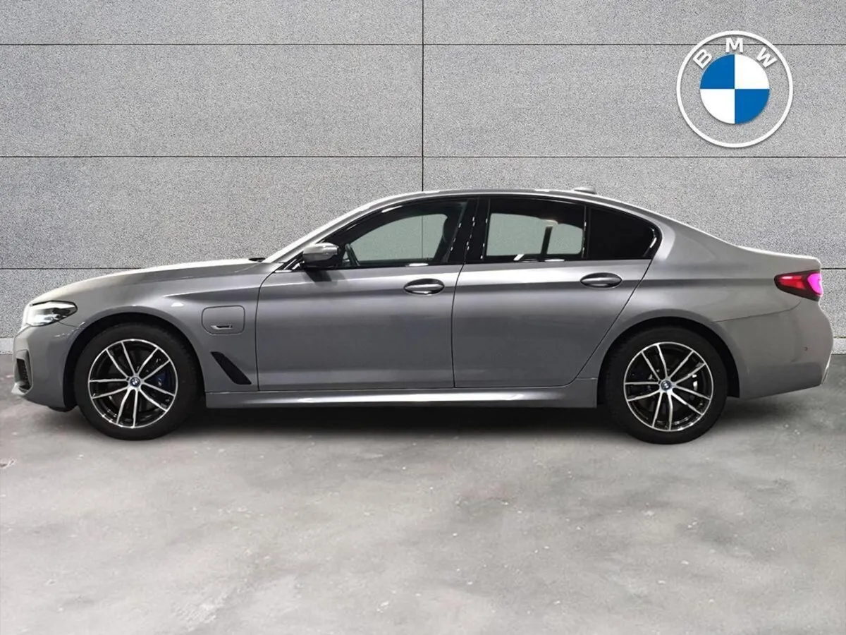 BMW 5 Series 530e M Sport Saloon - Image 4