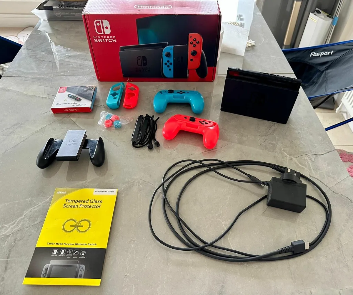 Nintendo Switch + 128GB SD + Accessories - Image 4