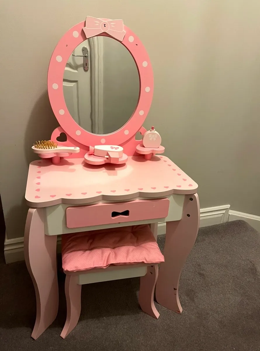 Wooden kids dressing table - Image 2