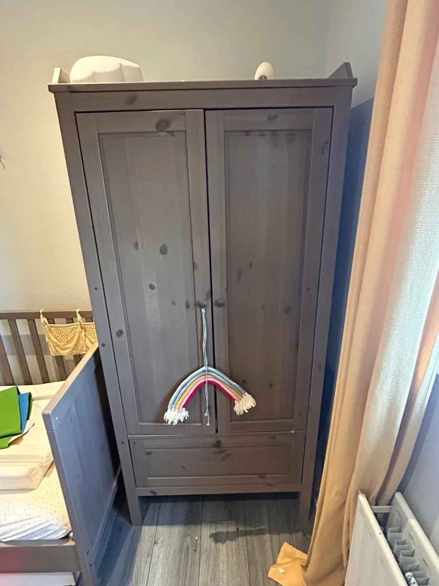 Children’s Wardrobe - Image 1