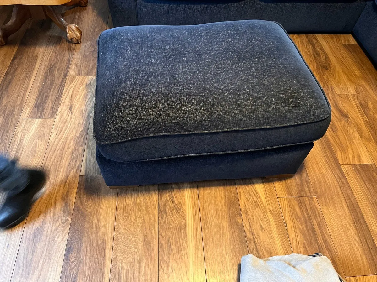 Suite of furniture - Image 3