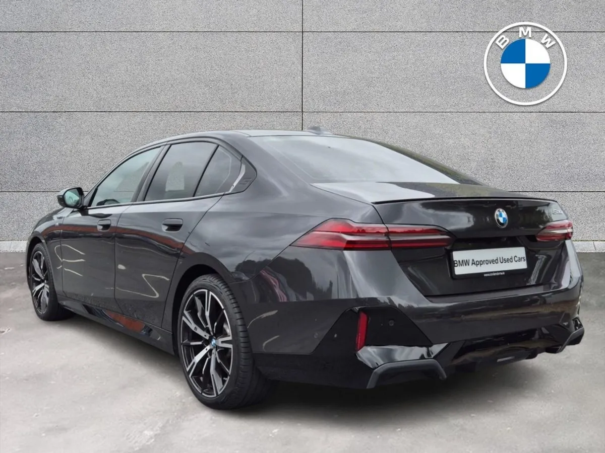 BMW 5 Series 520i M Sport Pro Saloon - Image 2