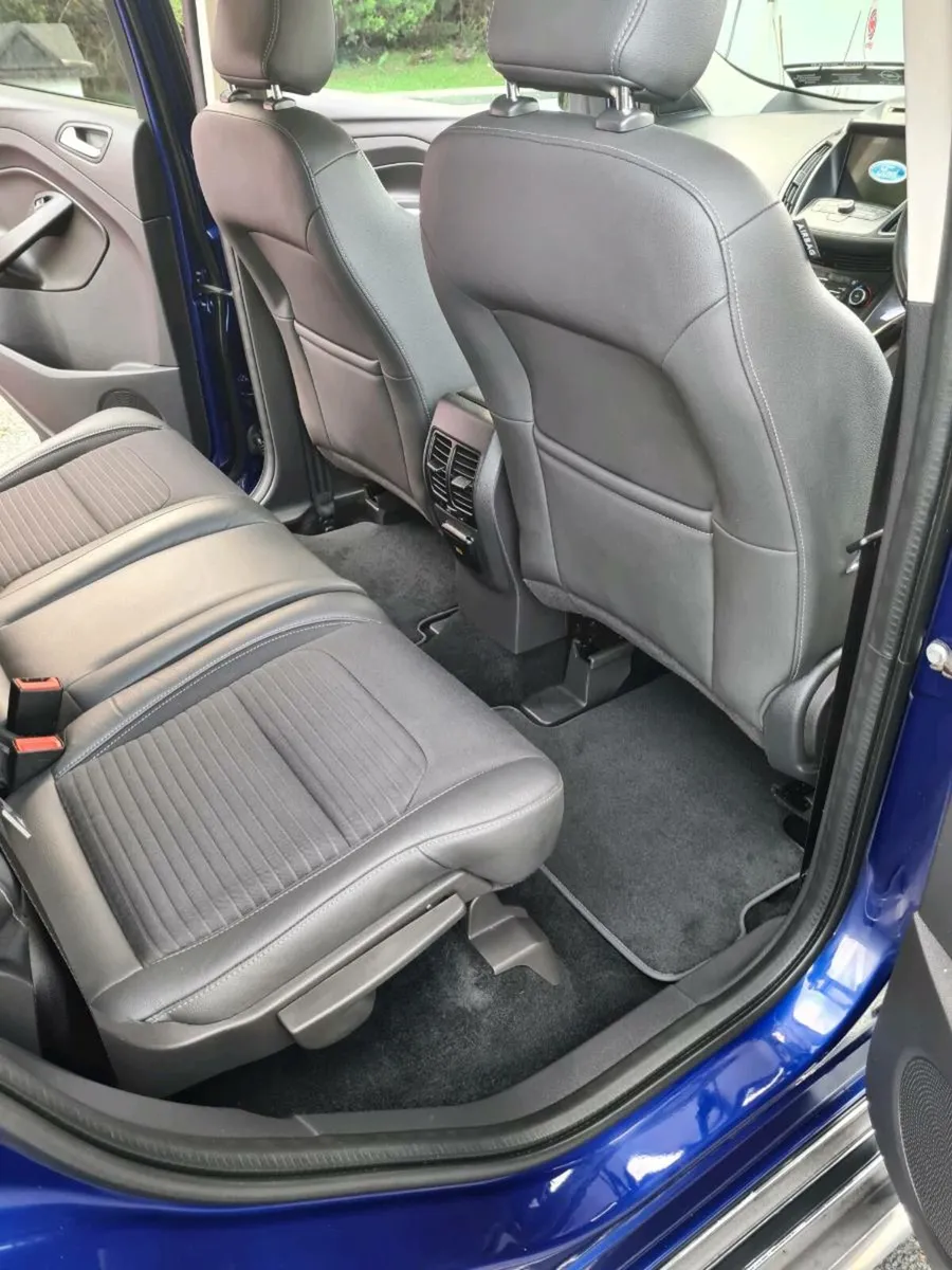 Car - Image 4