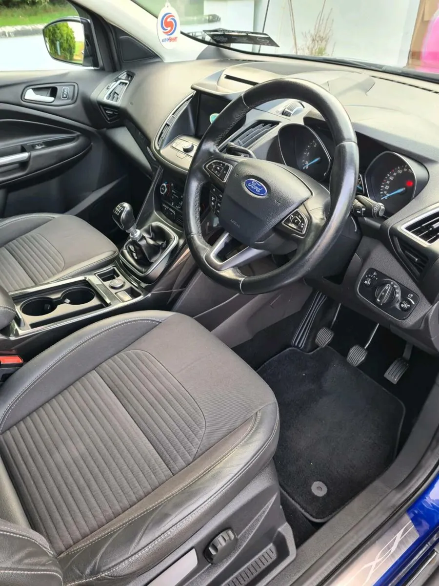 Car - Image 3