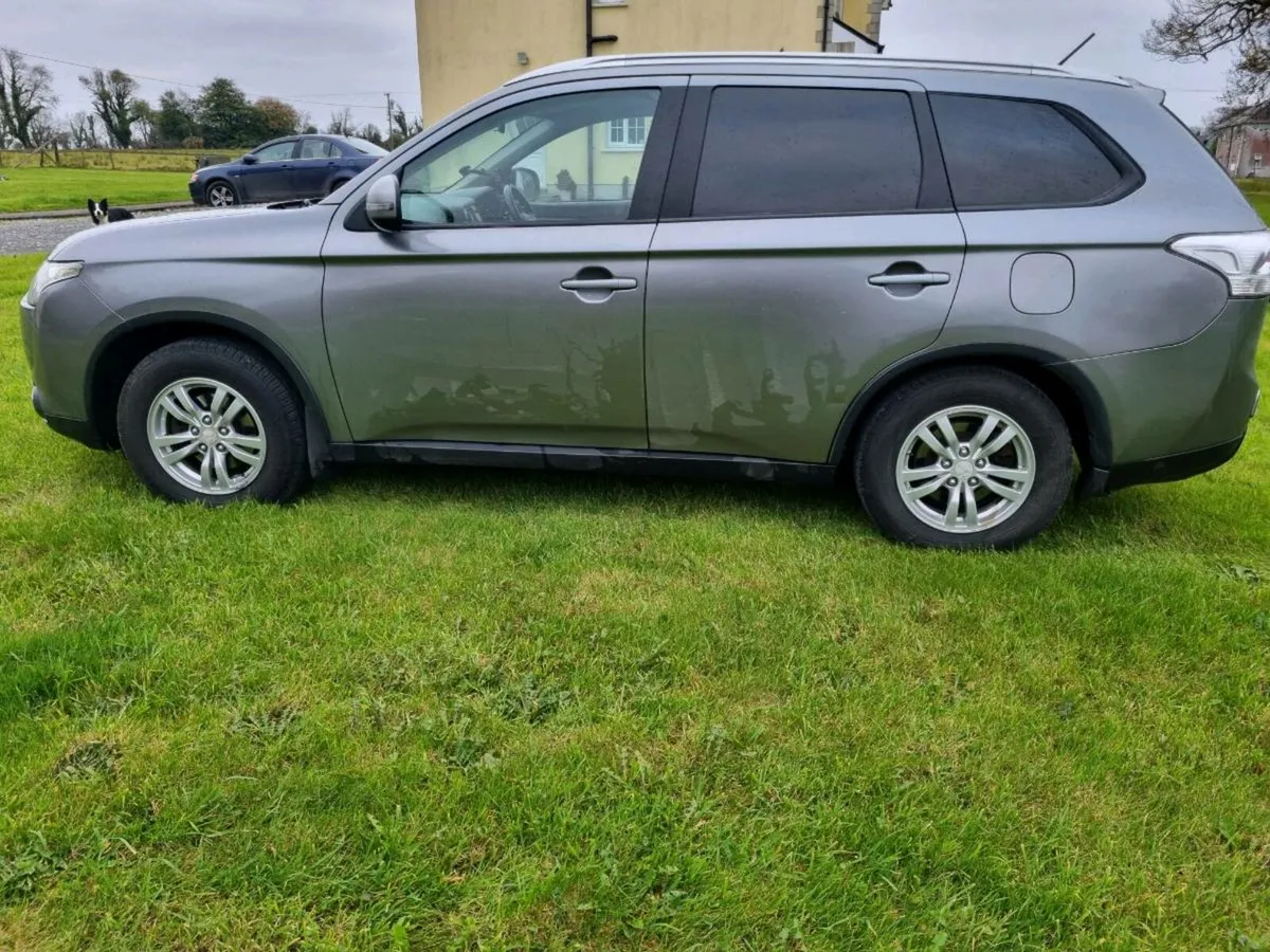 2015 mitsubishi outlander - Image 3