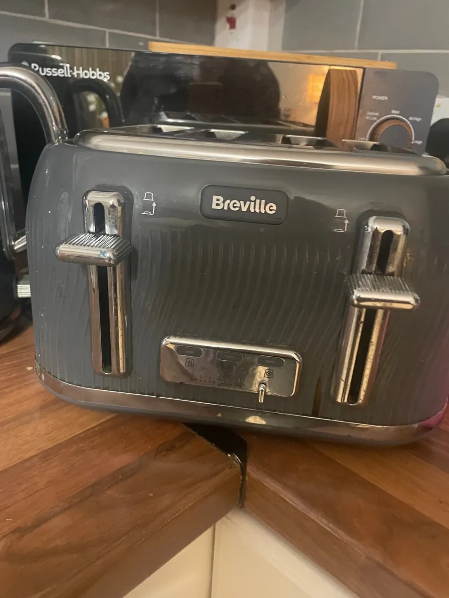 Kettle and toaster - Image 1