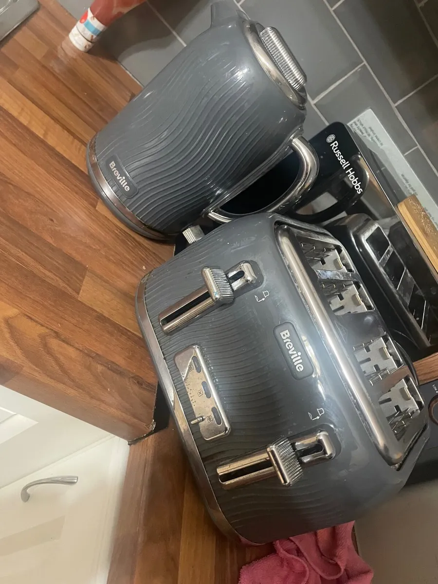 Kettle and toaster - Image 4