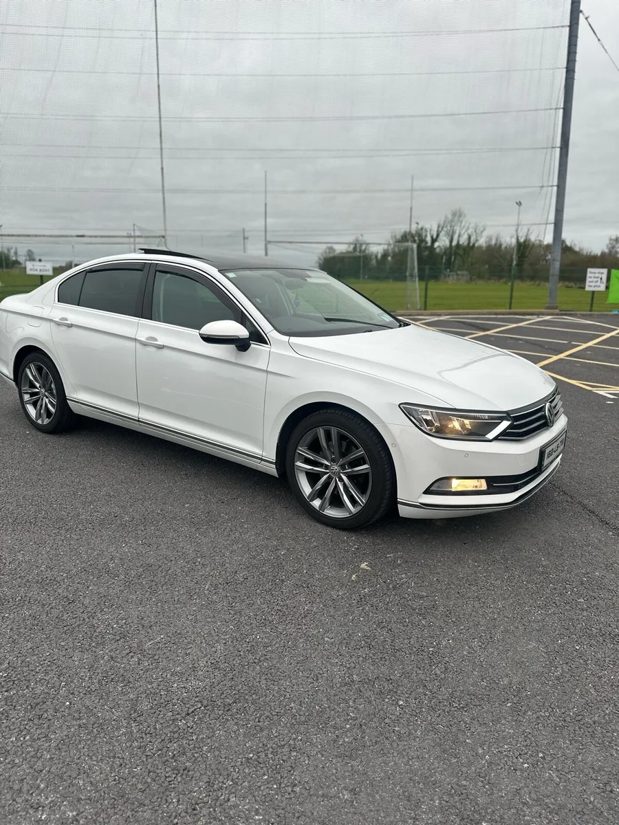 Volkswagen Passat - Image 2
