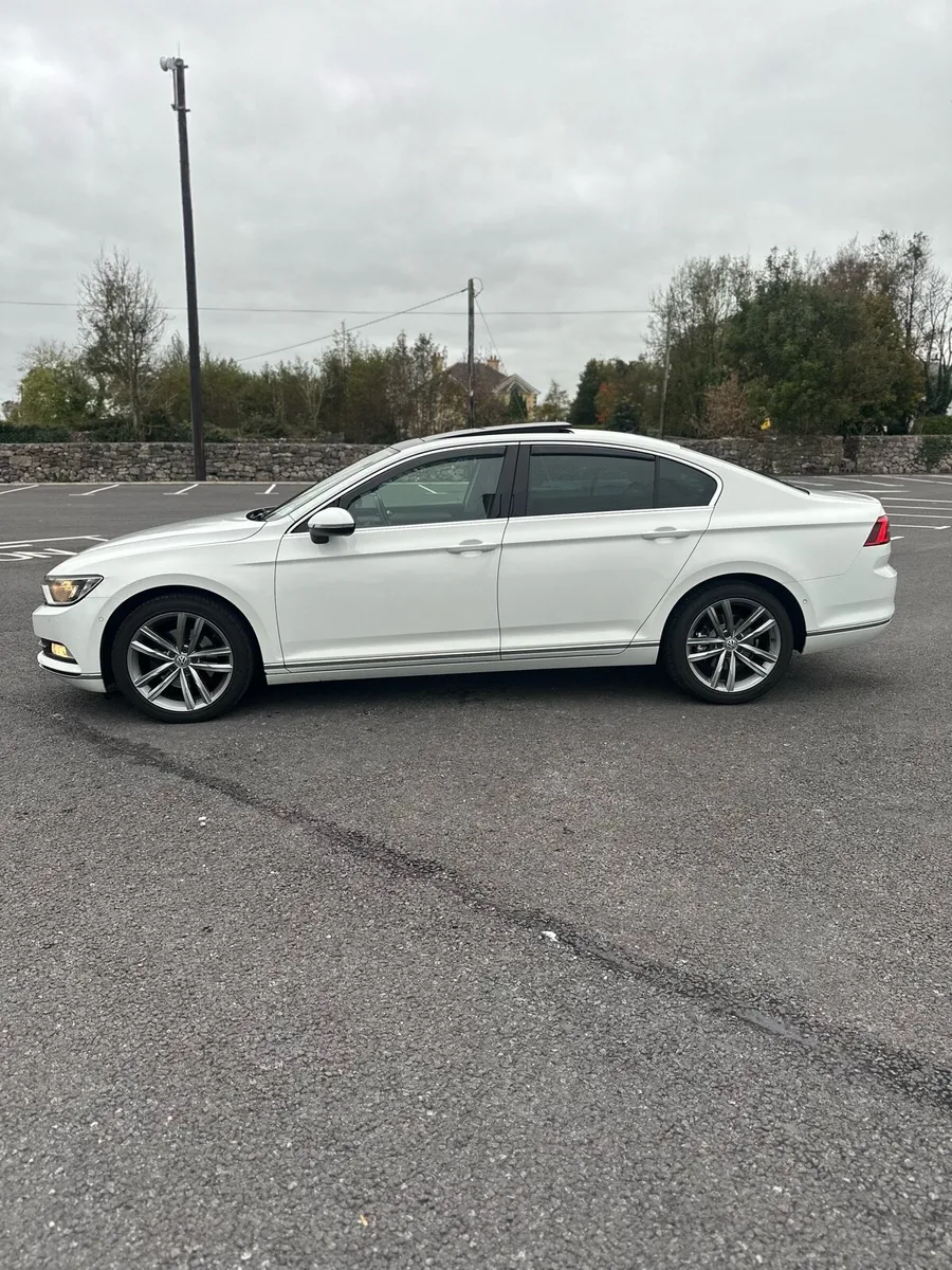 Volkswagen Passat - Image 4