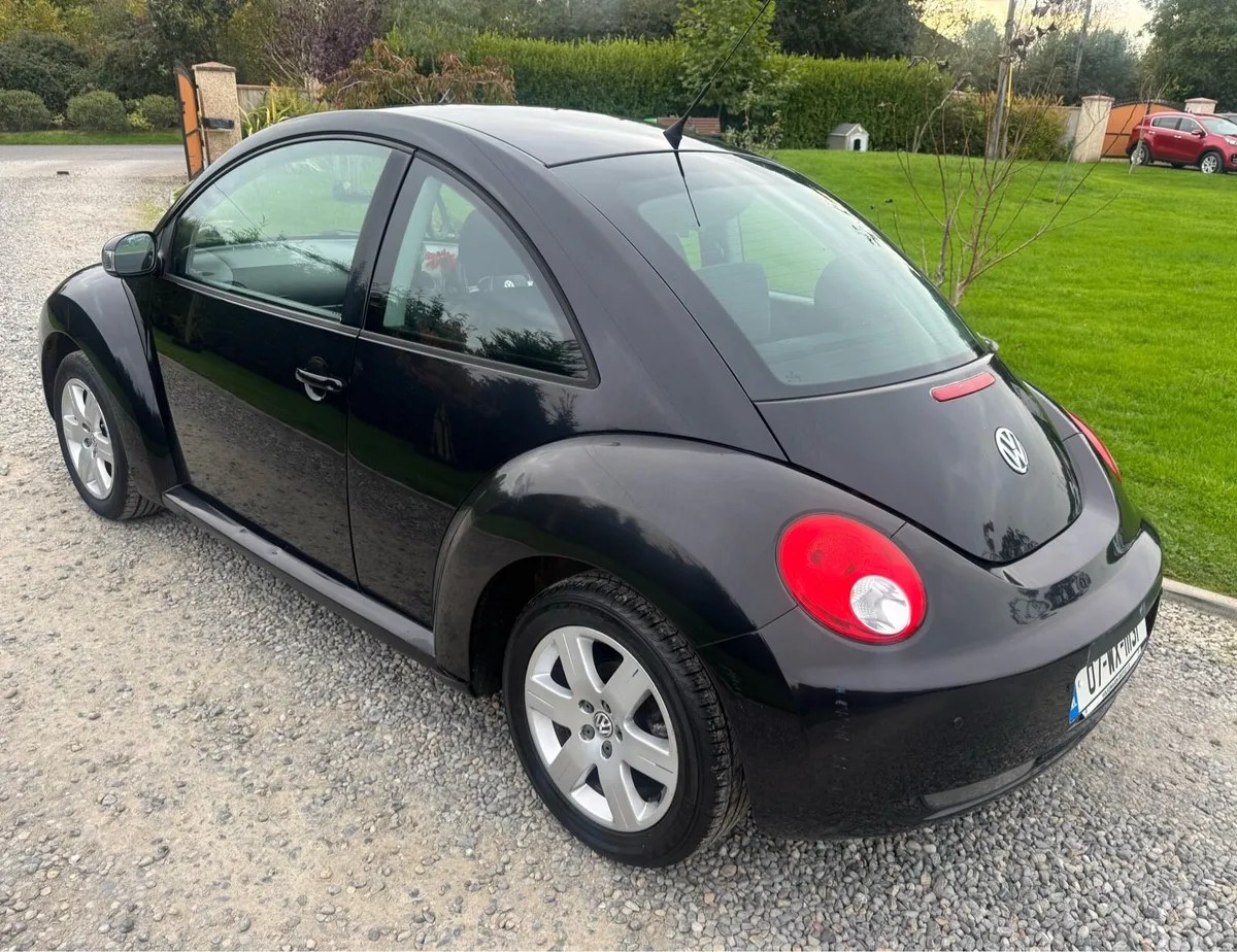Volkswagen Beetle - Image 4