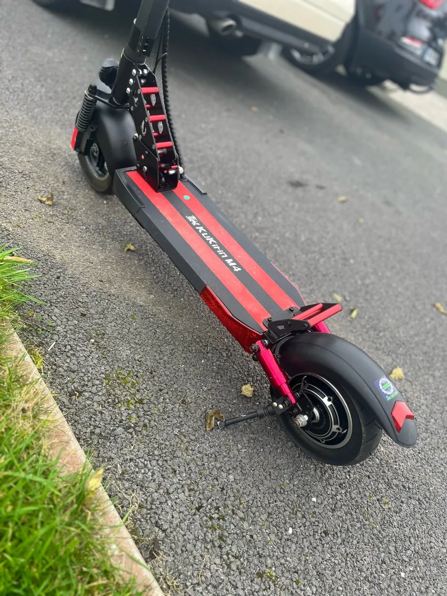 Kukirin m4 electric scooter - Image 3