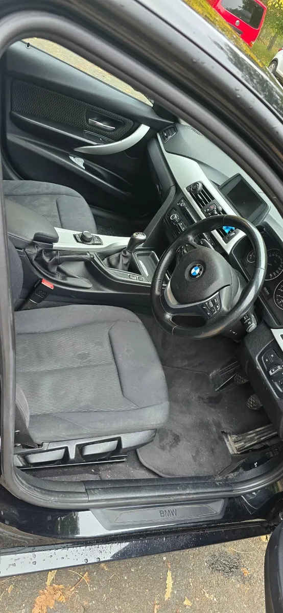 BMW 3-Series 2012 - Image 2
