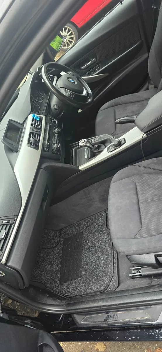 BMW 3-Series 2012 - Image 3