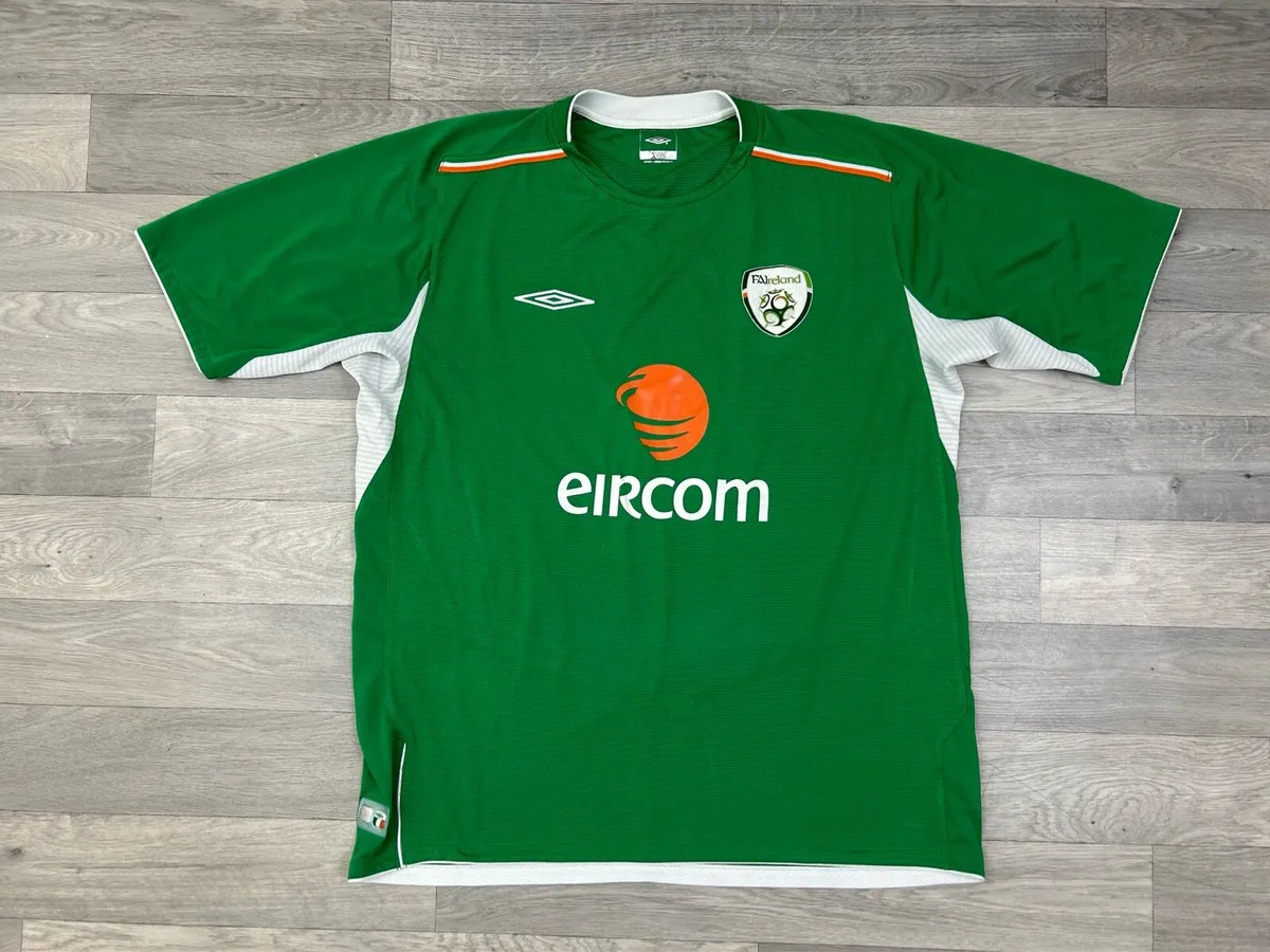 Vintage 2004 Umbro Ireland Home a jersey Shirt - Image 1