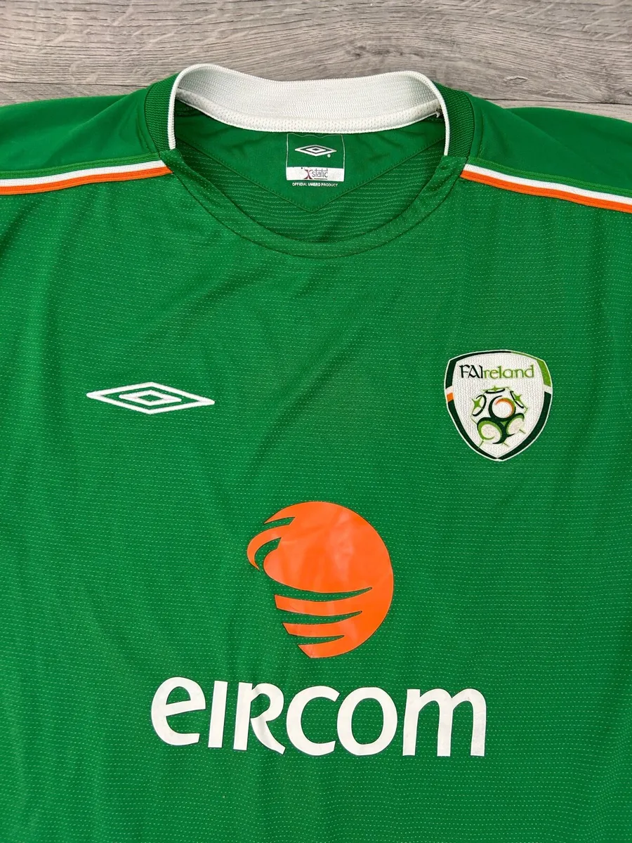 Vintage 2004 Umbro Ireland Home a jersey Shirt - Image 4