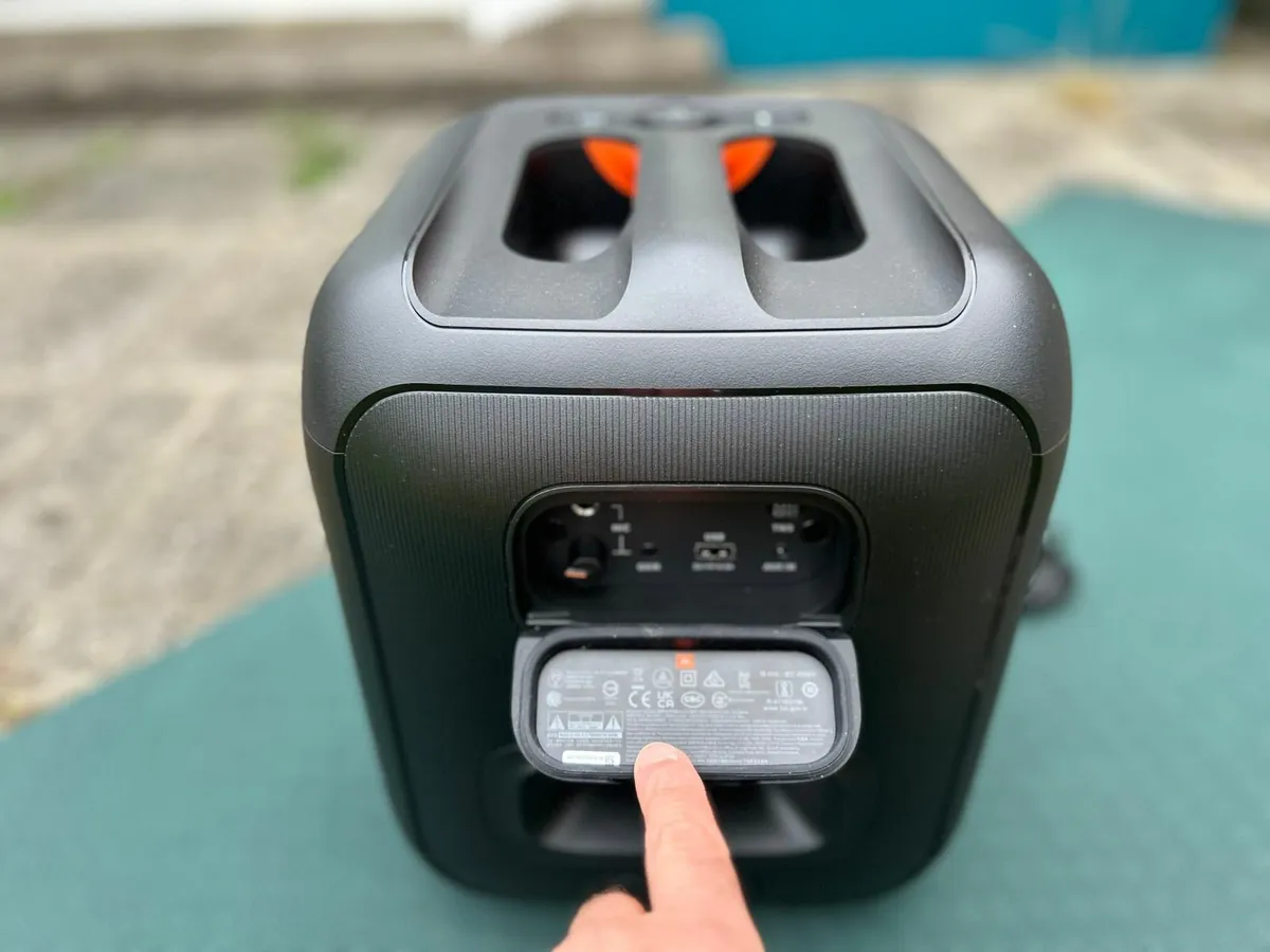 JBL PARTYBOX ESSENTIAL - Image 3
