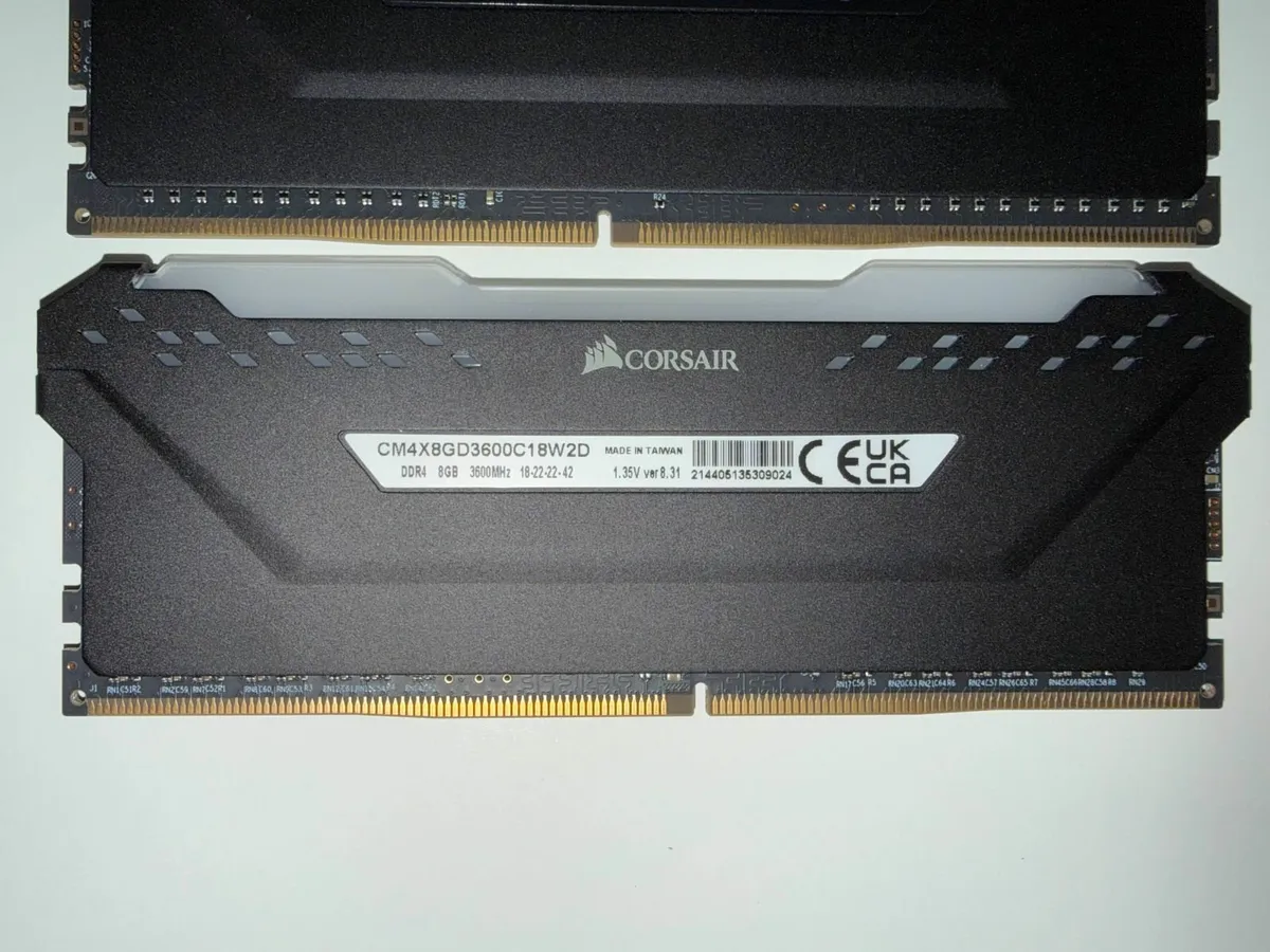 CORSAIR VENGEANCE RGB PRO 16GB (2 x 8GB) DDR4 DRAM - Image 2