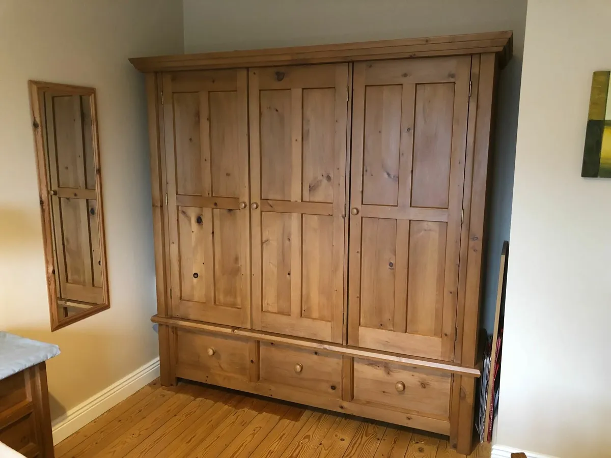 Wardrobe 3 door solid wood - Image 1