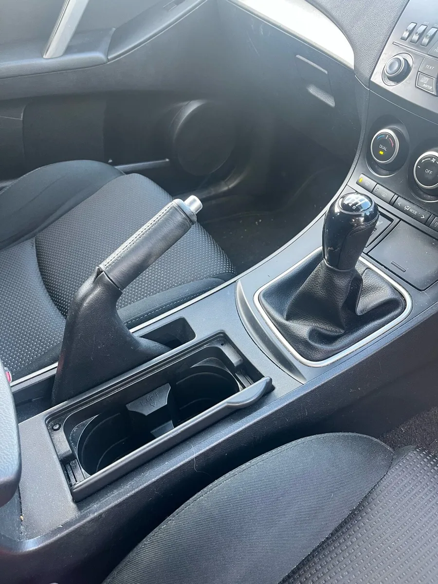 Mazda 3 sport SE - Image 2