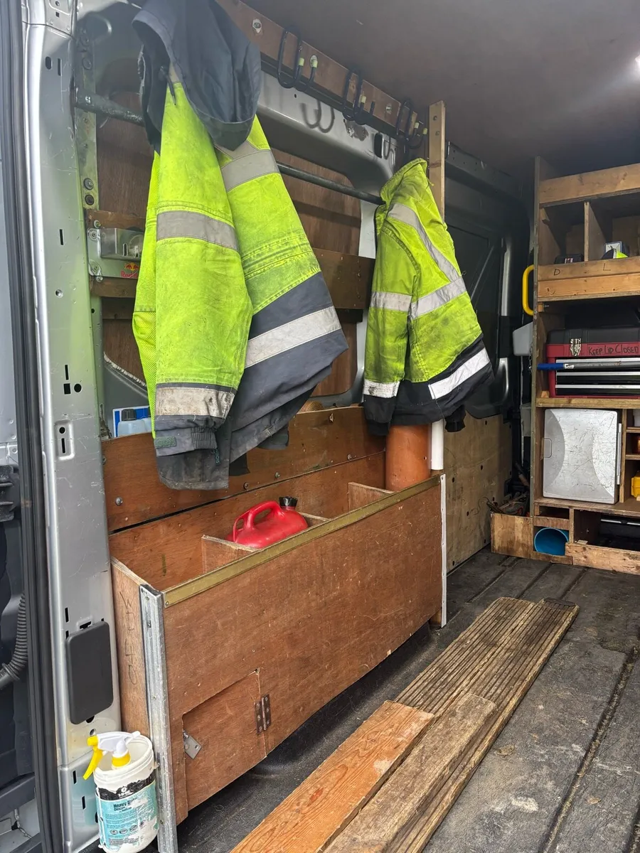 Ford Transit - Image 4