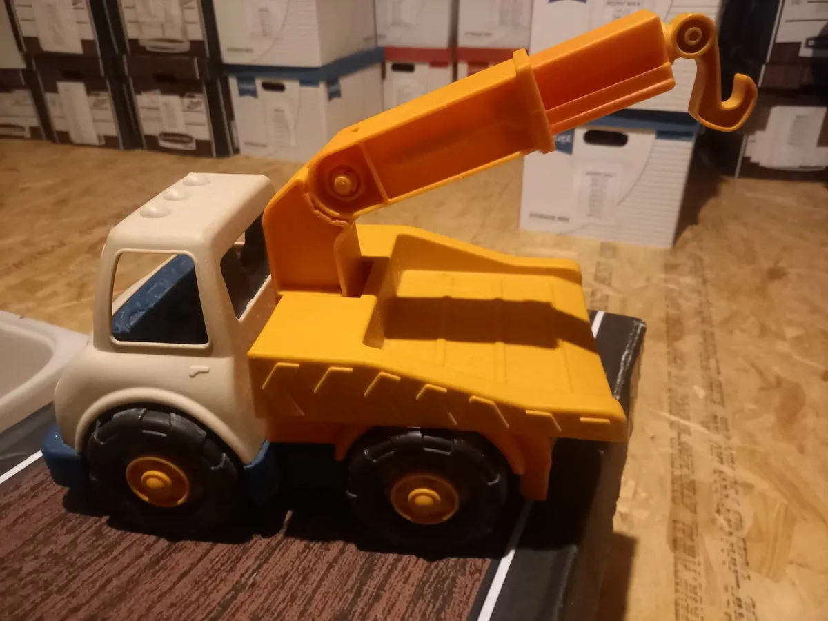 Toy tow truck - Image 1